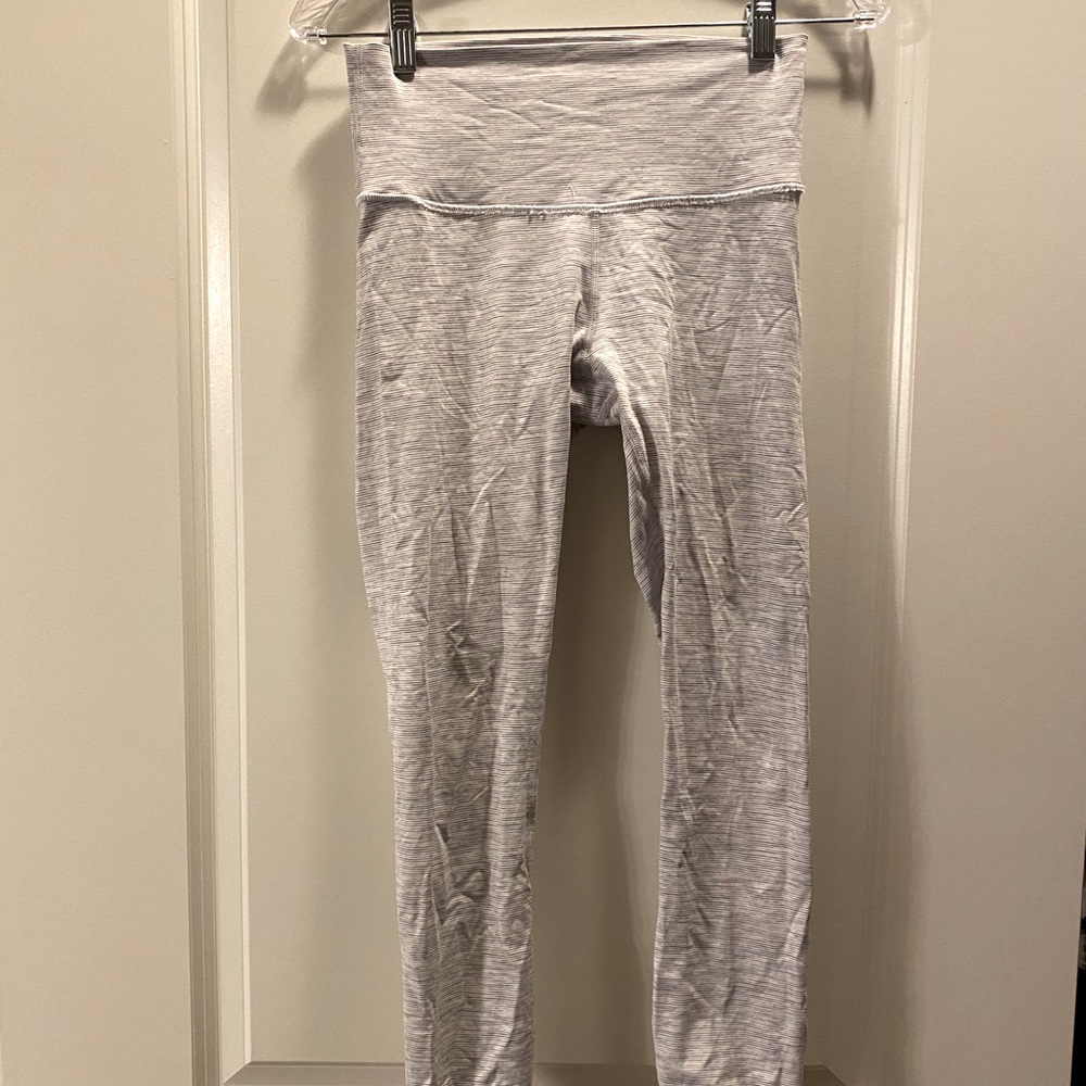 Lulu lemon size 6 wunder under leggings